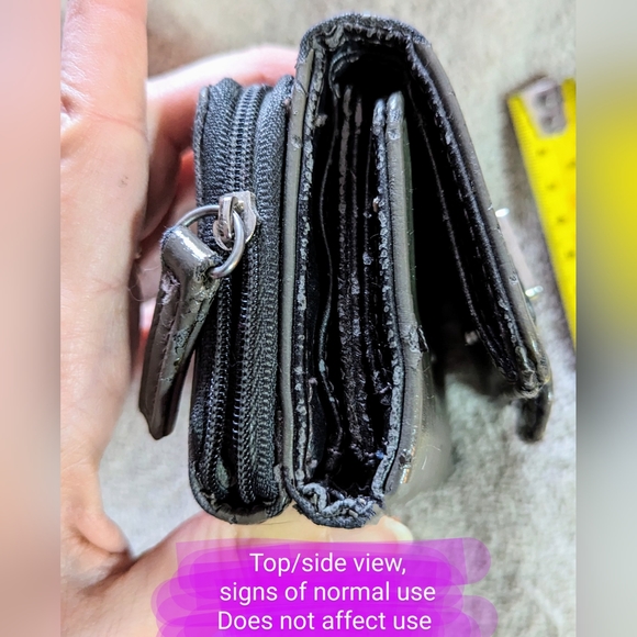 d-fusion brand, grey colour tri fold small wallet, lots of space, GUC - Picture 7 of 14